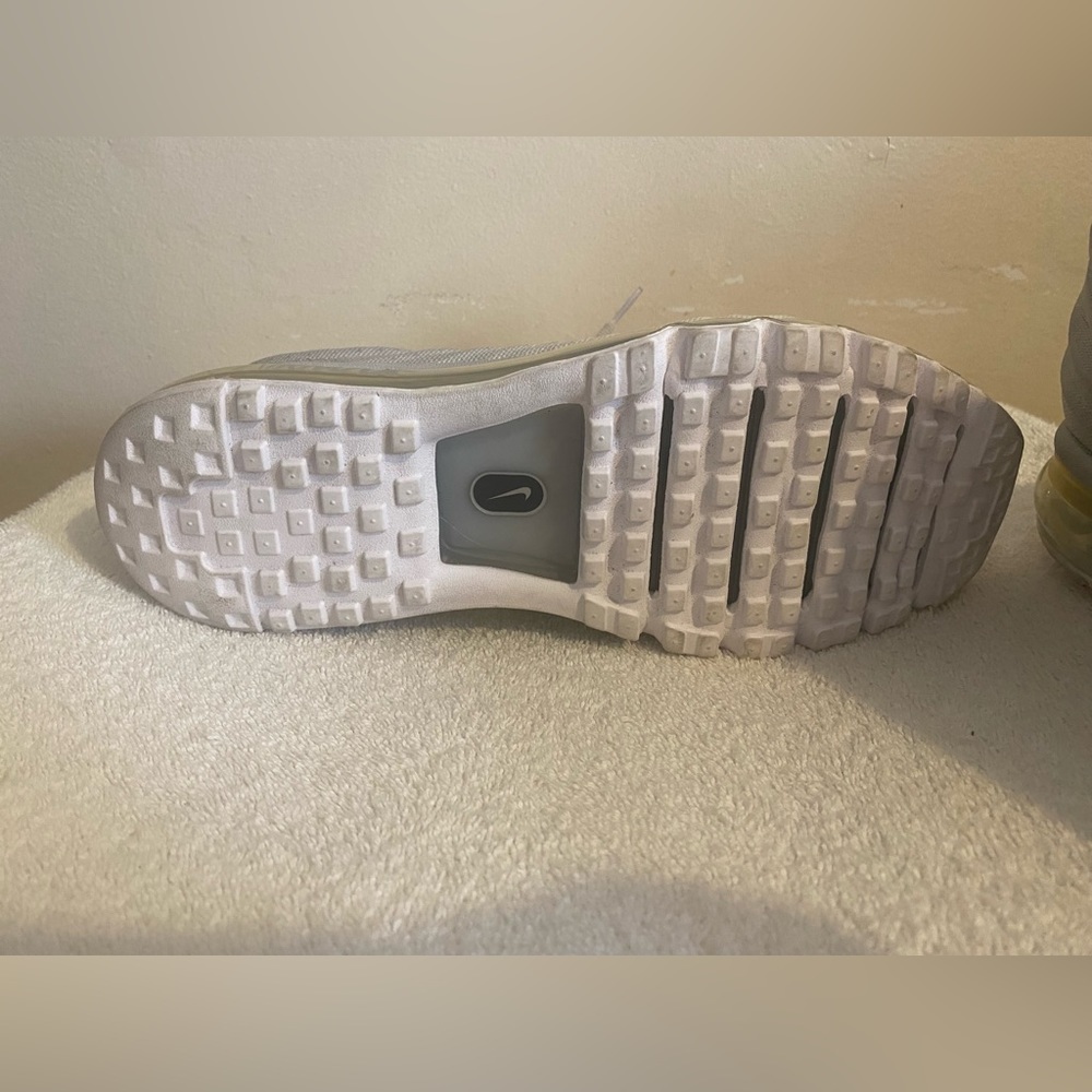 Nike Air Max 2017
Men's Shoes - Picture 5 of 6